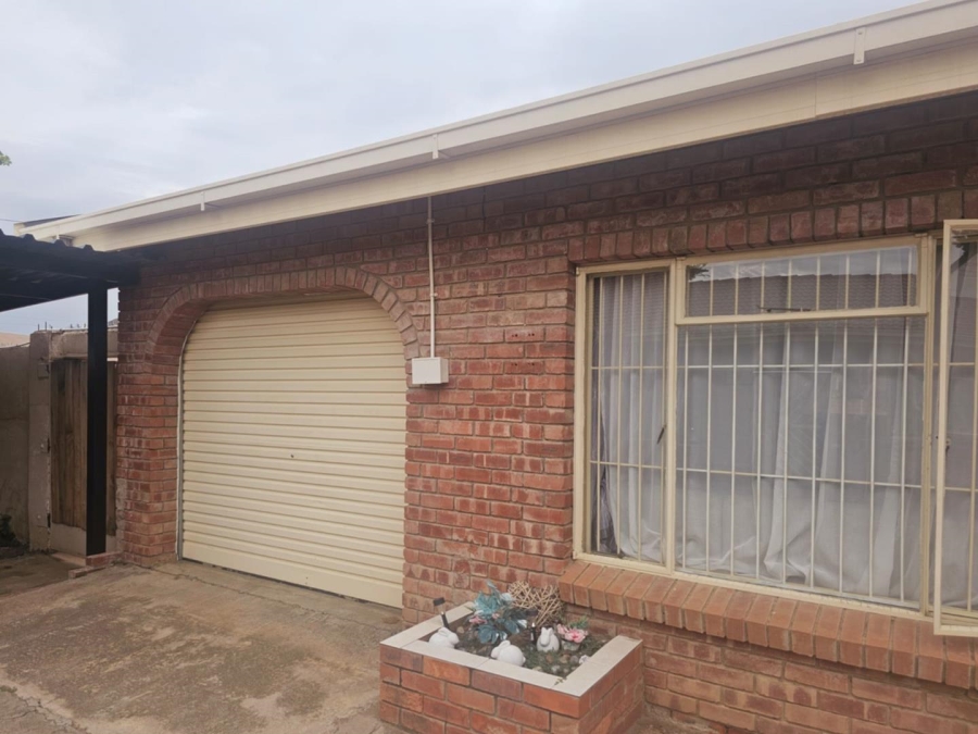 2 Bedroom Property for Sale in Ladybrand Free State